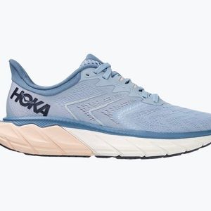 HOKA Arahi 5